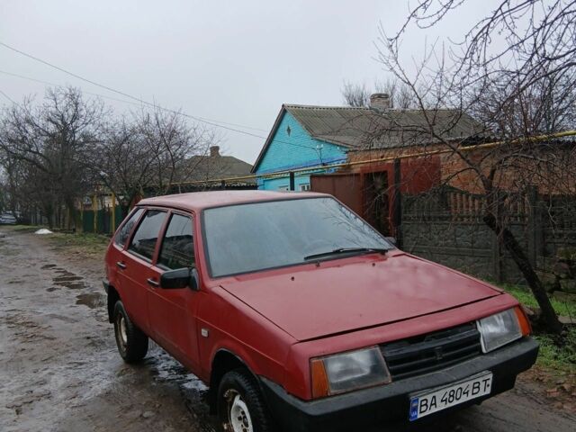 Красный ВАЗ 2109, объемом двигателя 1 л и пробегом 190 тыс. км за 814 $, фото 1 на Automoto.ua