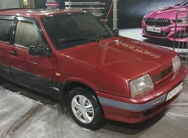 Красный ВАЗ 2109, объемом двигателя 1 л и пробегом 310 тыс. км за 950 $, фото 1 на Automoto.ua