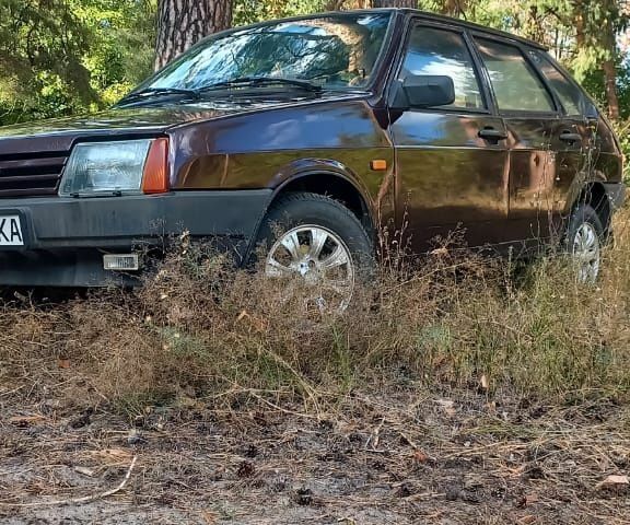 Красный ВАЗ 2109, объемом двигателя 1.5 л и пробегом 99 тыс. км за 1503 $, фото 1 на Automoto.ua