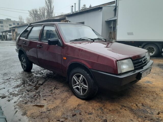 Красный ВАЗ 2109, объемом двигателя 1.5 л и пробегом 165 тыс. км за 731 $, фото 1 на Automoto.ua