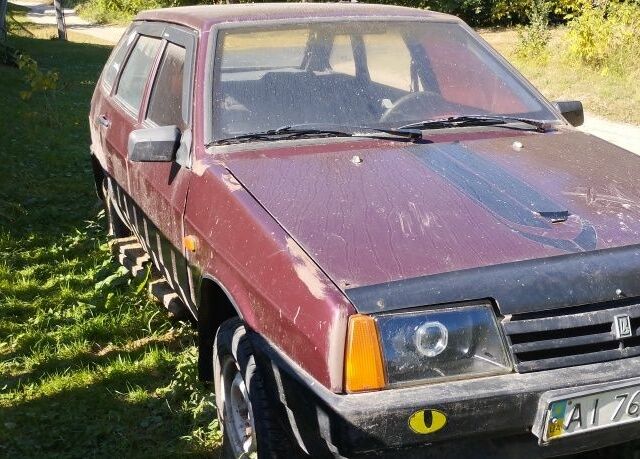 Красный ВАЗ 2109, объемом двигателя 1.5 л и пробегом 37 тыс. км за 486 $, фото 1 на Automoto.ua
