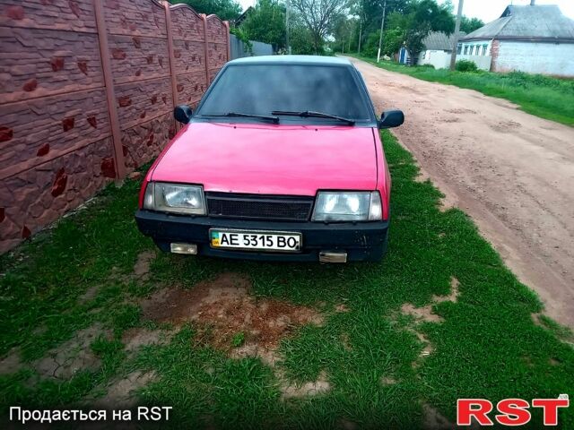 Красный ВАЗ 2109, объемом двигателя 1.5 л и пробегом 123 тыс. км за 500 $, фото 1 на Automoto.ua