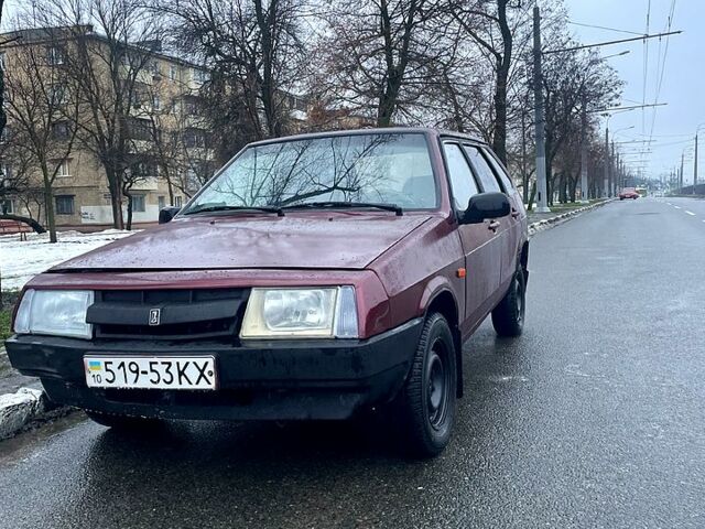 Красный ВАЗ 2109, объемом двигателя 1.5 л и пробегом 80 тыс. км за 1300 $, фото 1 на Automoto.ua