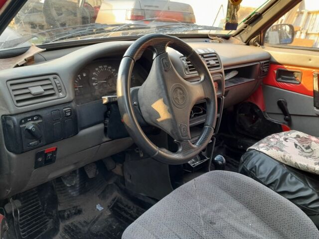 Красный ВАЗ 2109, объемом двигателя 1.5 л и пробегом 235 тыс. км за 500 $, фото 1 на Automoto.ua