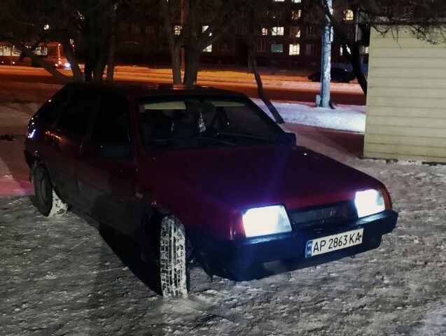 Красный ВАЗ 2109, объемом двигателя 0 л и пробегом 100 тыс. км за 698 $, фото 1 на Automoto.ua