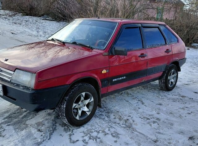 Красный ВАЗ 2109, объемом двигателя 0 л и пробегом 211 тыс. км за 811 $, фото 1 на Automoto.ua