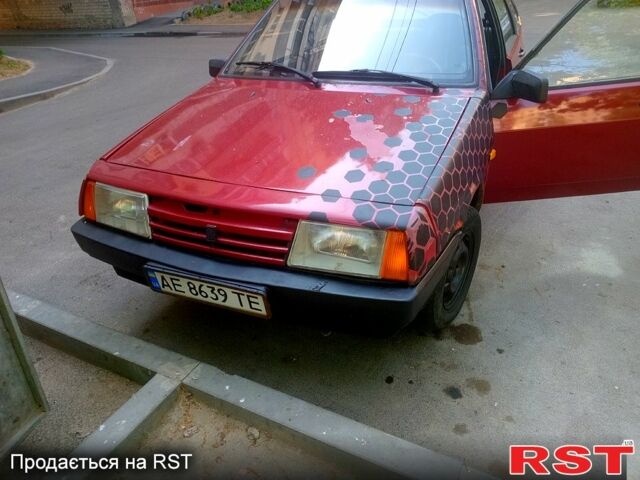 Красный ВАЗ 2109, объемом двигателя 1.3 л и пробегом 258 тыс. км за 610 $, фото 1 на Automoto.ua