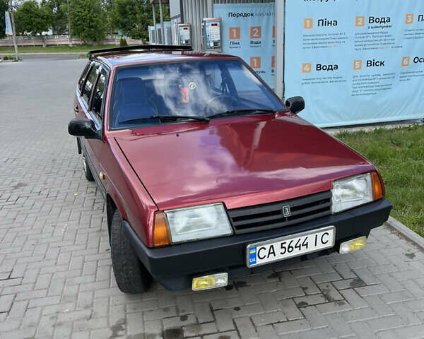 Красный ВАЗ 2109, объемом двигателя 1.5 л и пробегом 300 тыс. км за 1500 $, фото 1 на Automoto.ua