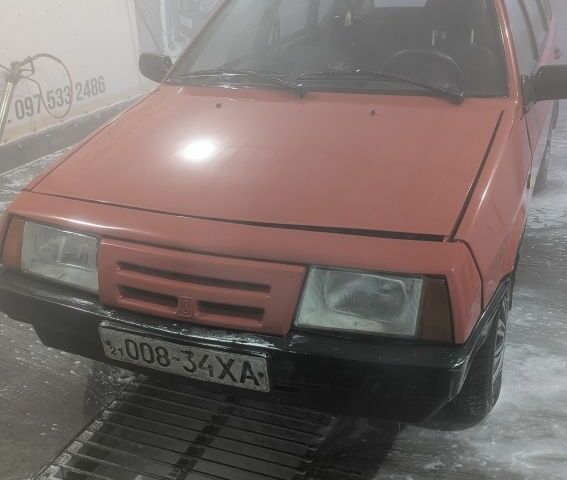 Красный ВАЗ 2109, объемом двигателя 1.5 л и пробегом 320 тыс. км за 1100 $, фото 1 на Automoto.ua