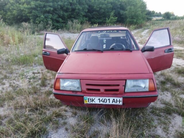 Красный ВАЗ 2109, объемом двигателя 1.3 л и пробегом 240 тыс. км за 600 $, фото 1 на Automoto.ua