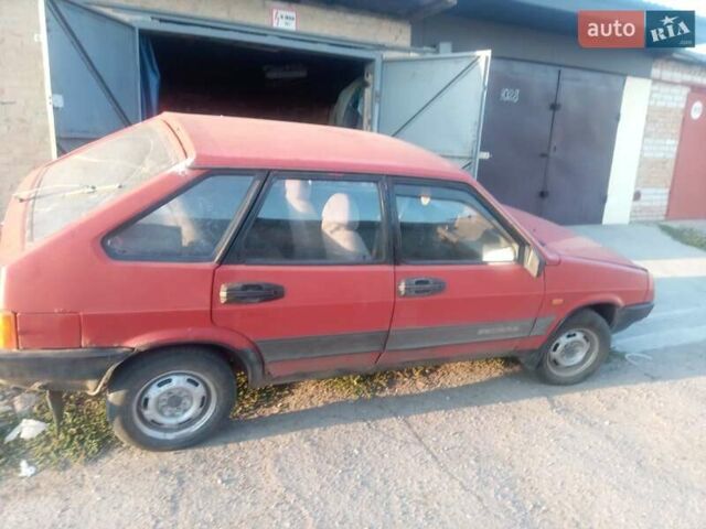 Красный ВАЗ 2109, объемом двигателя 1.5 л и пробегом 200 тыс. км за 1050 $, фото 1 на Automoto.ua