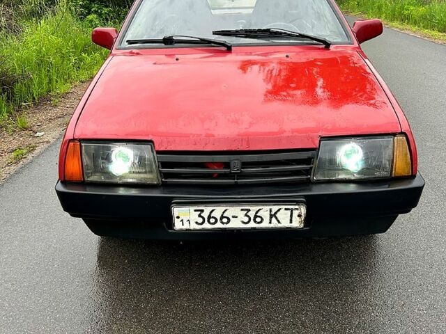 Красный ВАЗ 2109, объемом двигателя 1.5 л и пробегом 395 тыс. км за 1100 $, фото 1 на Automoto.ua