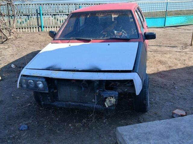 Красный ВАЗ 2109, объемом двигателя 1.3 л и пробегом 1000 тыс. км за 23 $, фото 1 на Automoto.ua