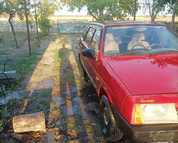 Красный ВАЗ 2109, объемом двигателя 1.3 л и пробегом 335 тыс. км за 800 $, фото 1 на Automoto.ua