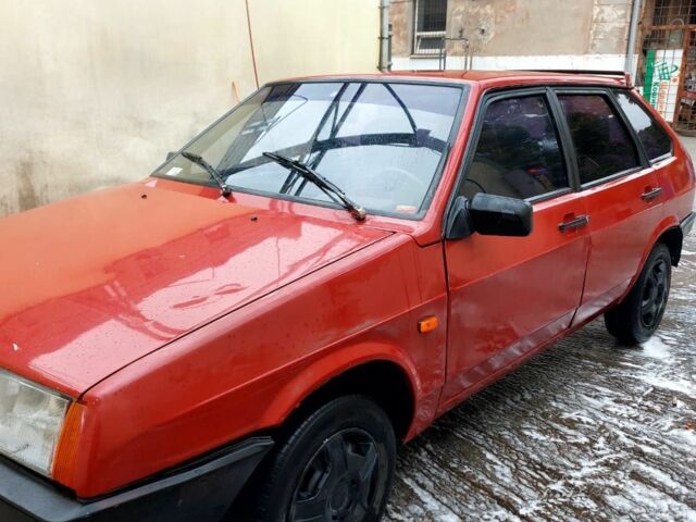 Красный ВАЗ 2109, объемом двигателя 1.5 л и пробегом 40 тыс. км за 767 $, фото 1 на Automoto.ua