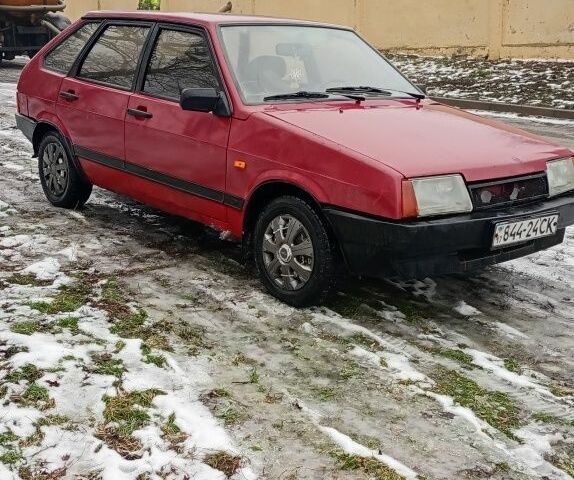Красный ВАЗ 2109, объемом двигателя 1.3 л и пробегом 300 тыс. км за 862 $, фото 1 на Automoto.ua