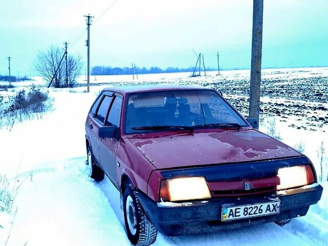 Красный ВАЗ 2109, объемом двигателя 1.5 л и пробегом 100 тыс. км за 690 $, фото 1 на Automoto.ua