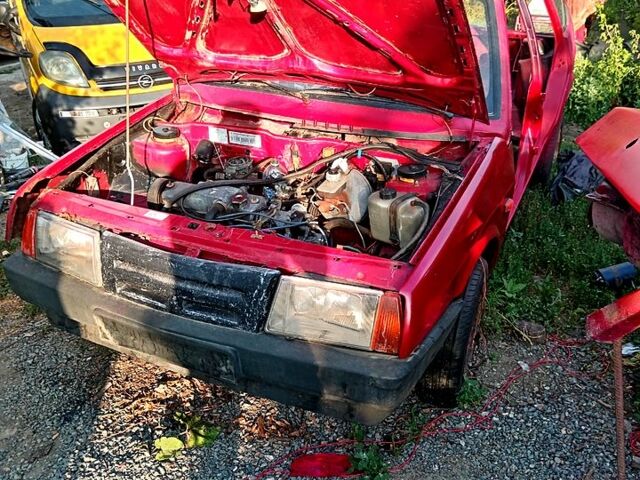 Красный ВАЗ 2109, объемом двигателя 1.5 л и пробегом 0 тыс. км за 300 $, фото 1 на Automoto.ua