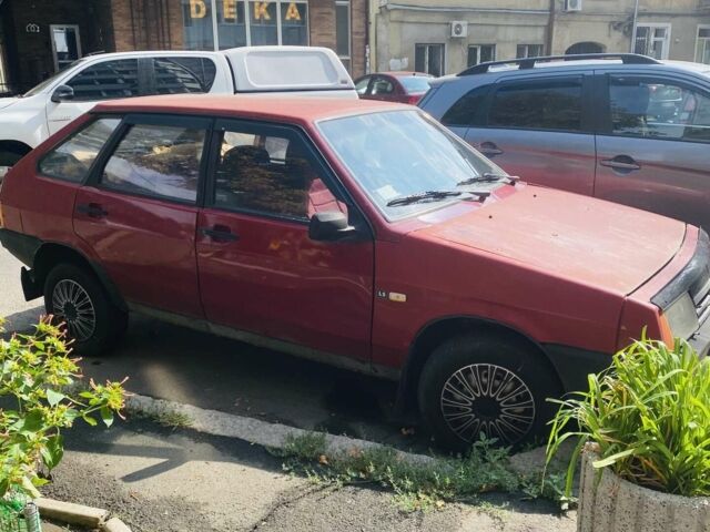 Красный ВАЗ 2109, объемом двигателя 1.5 л и пробегом 270 тыс. км за 1100 $, фото 1 на Automoto.ua