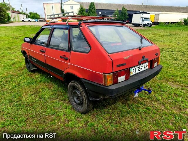 Красный ВАЗ 2109, объемом двигателя 1.3 л и пробегом 250 тыс. км за 600 $, фото 1 на Automoto.ua