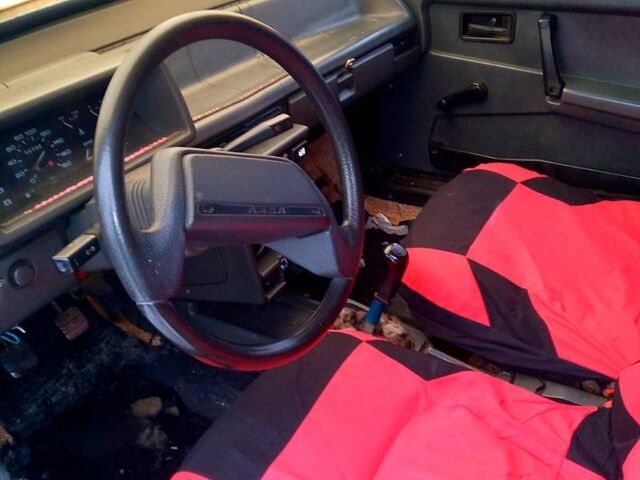 Червоний ВАЗ 2109, об'ємом двигуна 1.5 л та пробігом 211 тис. км за 373 $, фото 1 на Automoto.ua