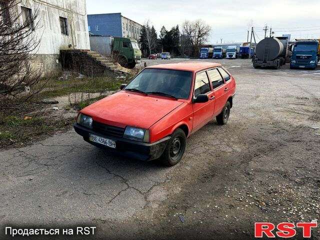 Красный ВАЗ 2109, объемом двигателя 1.5 л и пробегом 214 тыс. км за 700 $, фото 1 на Automoto.ua