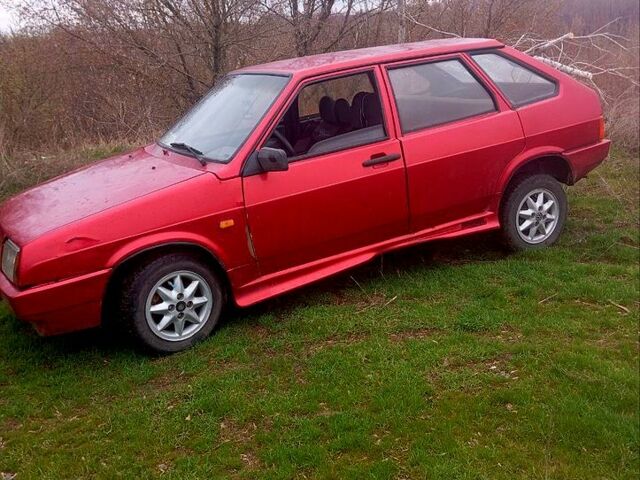 Красный ВАЗ 2109, объемом двигателя 1.5 л и пробегом 205 тыс. км за 500 $, фото 1 на Automoto.ua