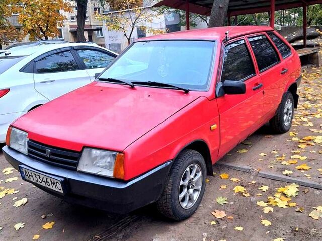 ВАЗ 2109 1995 в Днепре (Днепропетровске) на Automoto.ua Красный ВАЗ 2109, объемом двигателя 1.5 л и пробегом 247 тыс. км за 1050 $, фото 1 на Automoto.ua