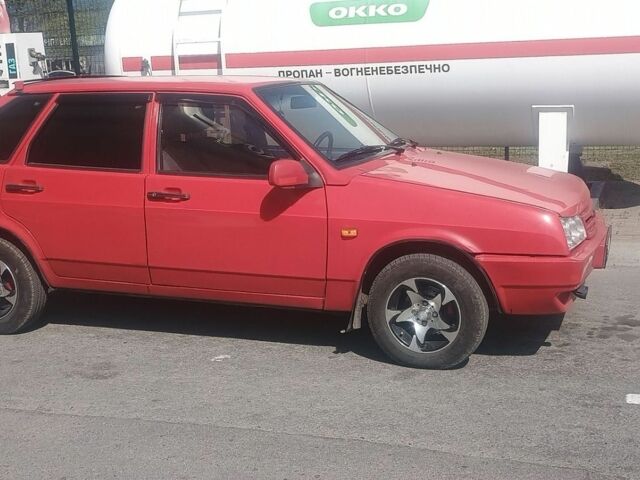 Красный ВАЗ 2109, объемом двигателя 1.5 л и пробегом 30 тыс. км за 1650 $, фото 1 на Automoto.ua