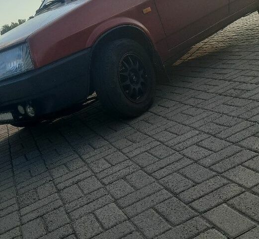 Красный ВАЗ 2109, объемом двигателя 1.3 л и пробегом 58 тыс. км за 1181 $, фото 1 на Automoto.ua