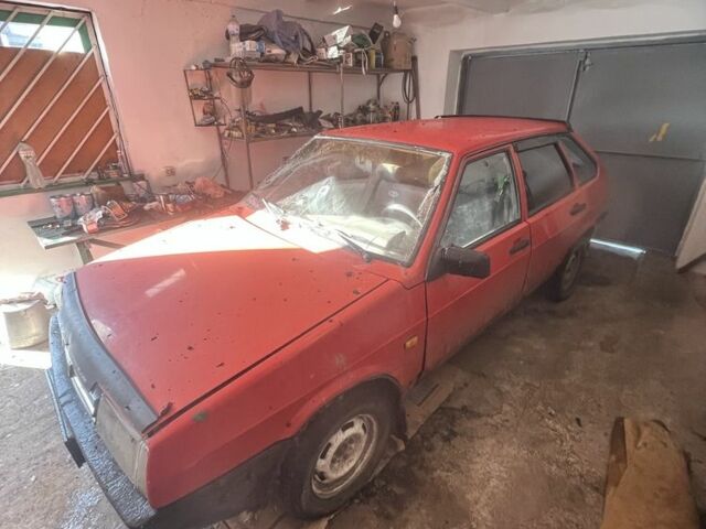 Красный ВАЗ 2109, объемом двигателя 1.5 л и пробегом 200 тыс. км за 1500 $, фото 1 на Automoto.ua
