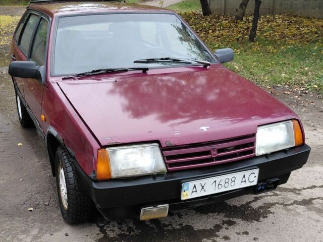 Красный ВАЗ 2109, объемом двигателя 1.5 л и пробегом 300 тыс. км за 650 $, фото 1 на Automoto.ua