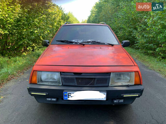 Красный ВАЗ 2109, объемом двигателя 1.5 л и пробегом 150 тыс. км за 1238 $, фото 1 на Automoto.ua