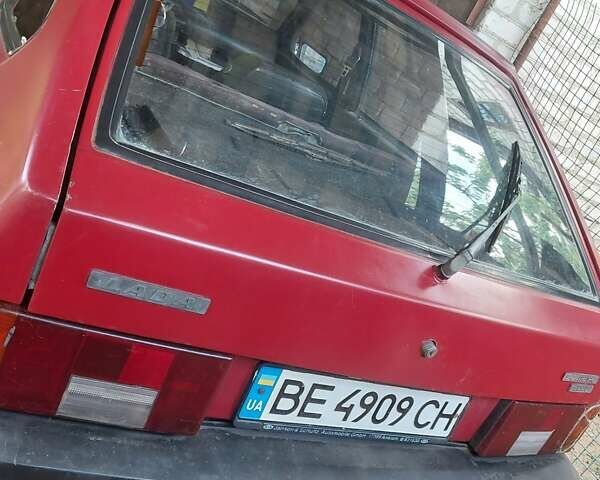 Красный ВАЗ 2109, объемом двигателя 1.5 л и пробегом 210 тыс. км за 1900 $, фото 1 на Automoto.ua