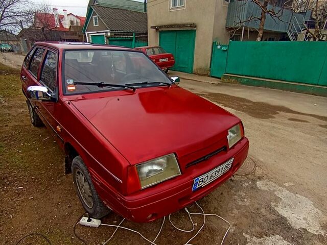 Красный ВАЗ 2109, объемом двигателя 1.5 л и пробегом 58 тыс. км за 1350 $, фото 1 на Automoto.ua