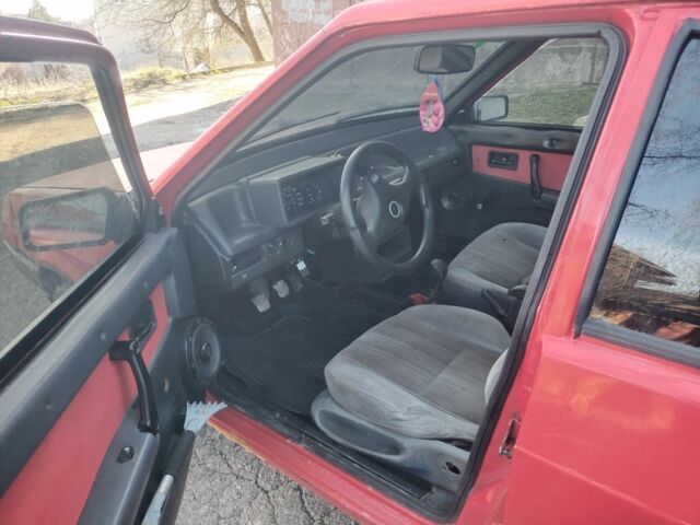 Красный ВАЗ 2109, объемом двигателя 1.5 л и пробегом 100 тыс. км за 550 $, фото 1 на Automoto.ua