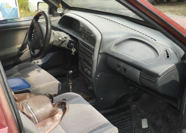 Красный ВАЗ 2109, объемом двигателя 1.5 л и пробегом 400 тыс. км за 850 $, фото 1 на Automoto.ua