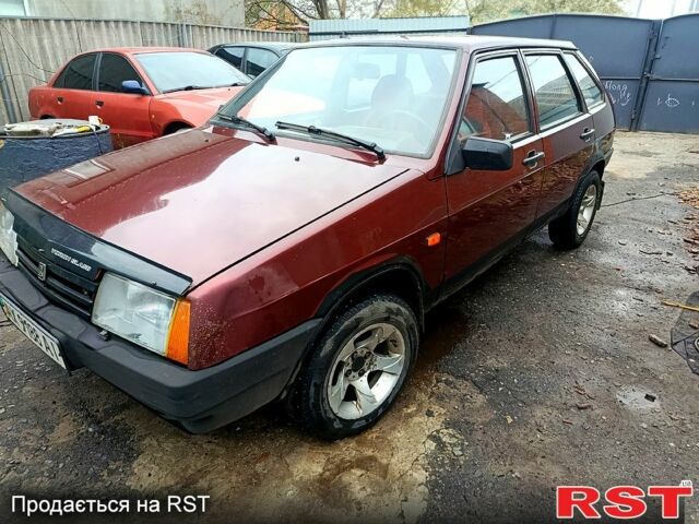 Красный ВАЗ 2109, объемом двигателя 1.5 л и пробегом 333 тыс. км за 999 $, фото 1 на Automoto.ua