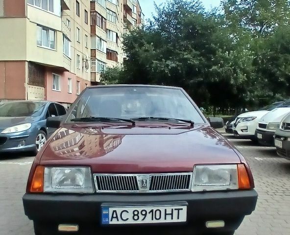 Красный ВАЗ 2109, объемом двигателя 1.5 л и пробегом 102 тыс. км за 2499 $, фото 1 на Automoto.ua