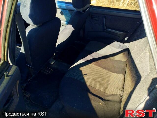 Красный ВАЗ 2109, объемом двигателя 1.5 л и пробегом 230 тыс. км за 950 $, фото 1 на Automoto.ua