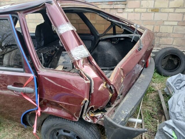 Красный ВАЗ 2109, объемом двигателя 1.5 л и пробегом 47 тыс. км за 566 $, фото 1 на Automoto.ua