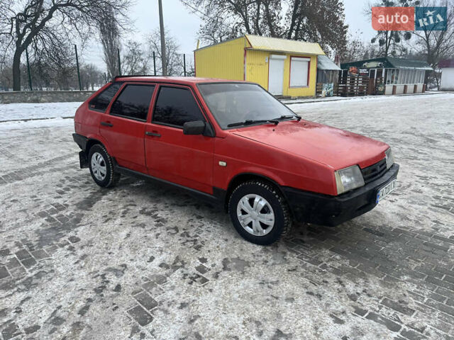 Красный ВАЗ 2109, объемом двигателя 1.5 л и пробегом 300 тыс. км за 1250 $, фото 1 на Automoto.ua