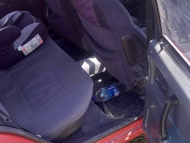 Красный ВАЗ 2109, объемом двигателя 1.5 л и пробегом 344 тыс. км за 698 $, фото 1 на Automoto.ua