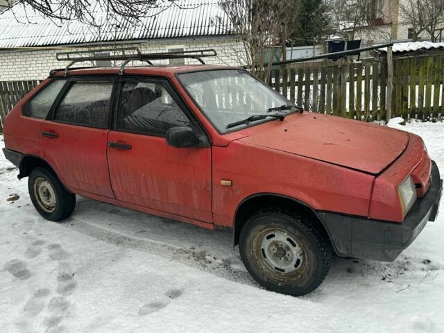 Красный ВАЗ 2109, объемом двигателя 1.5 л и пробегом 300 тыс. км за 650 $, фото 1 на Automoto.ua