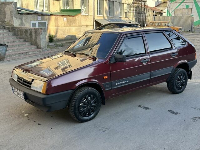 Красный ВАЗ 2109, объемом двигателя 1.5 л и пробегом 250 тыс. км за 1399 $, фото 1 на Automoto.ua