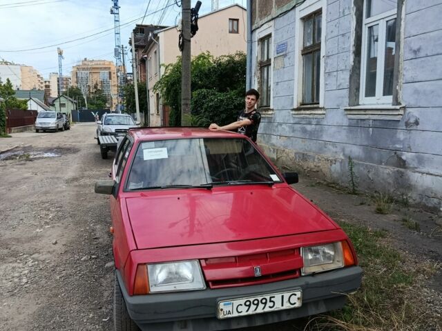ВАЗ 2109 1989 в Черновцах на Automoto.ua Красный ВАЗ 2109, объемом двигателя 0 л и пробегом 300 тыс. км за 450 $, фото 1 на Automoto.ua