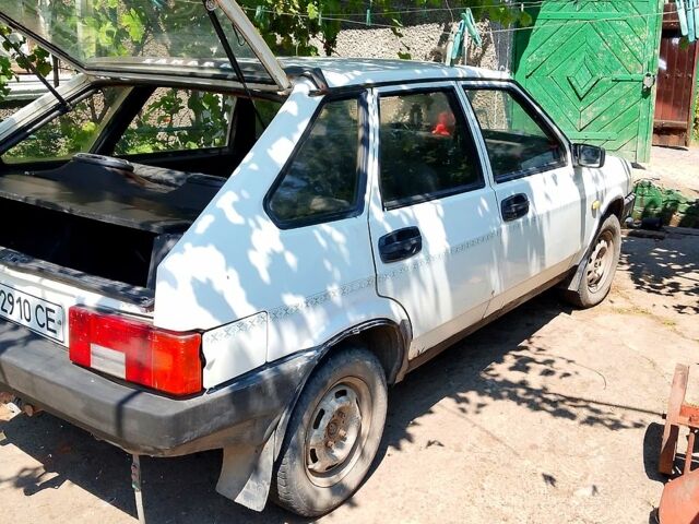 ВАЗ 2109, объемом двигателя 1.6 л и пробегом 280 тыс. км за 1000 $, фото 1 на Automoto.ua