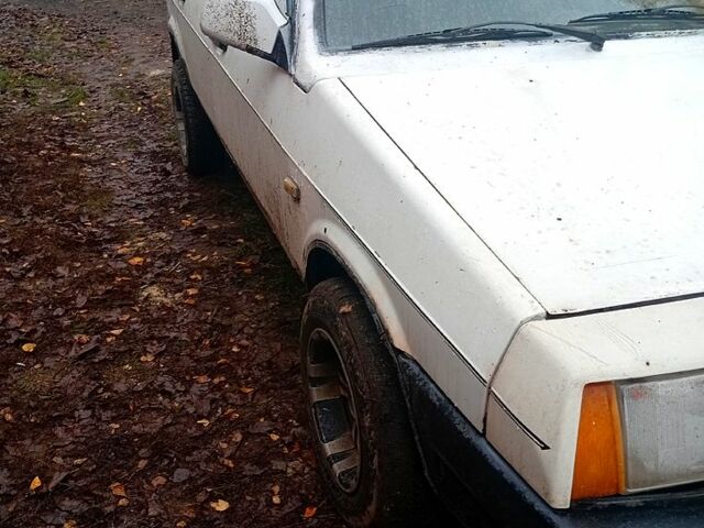 ВАЗ 2109, об'ємом двигуна 1.3 л та пробігом 200 тис. км за 700 $, фото 1 на Automoto.ua