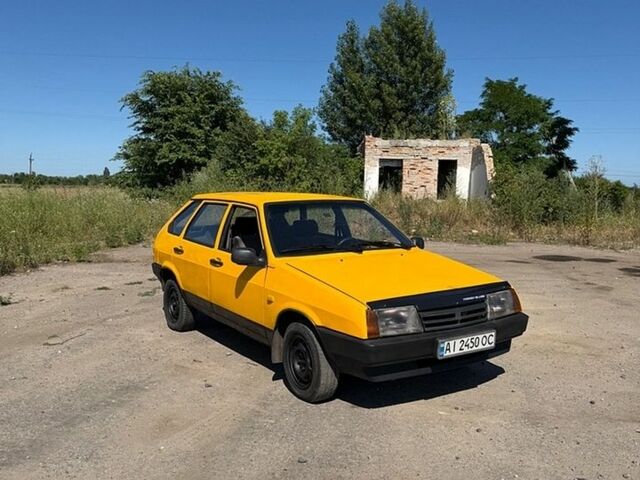 Желтый ВАЗ 2109, объемом двигателя 1.29 л и пробегом 111 тыс. км за 600 $, фото 1 на Automoto.ua