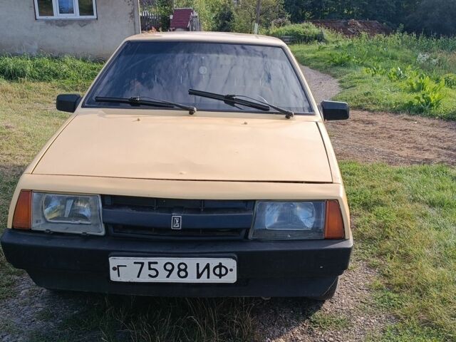 Желтый ВАЗ 2109, объемом двигателя 1.3 л и пробегом 93 тыс. км за 800 $, фото 1 на Automoto.ua
